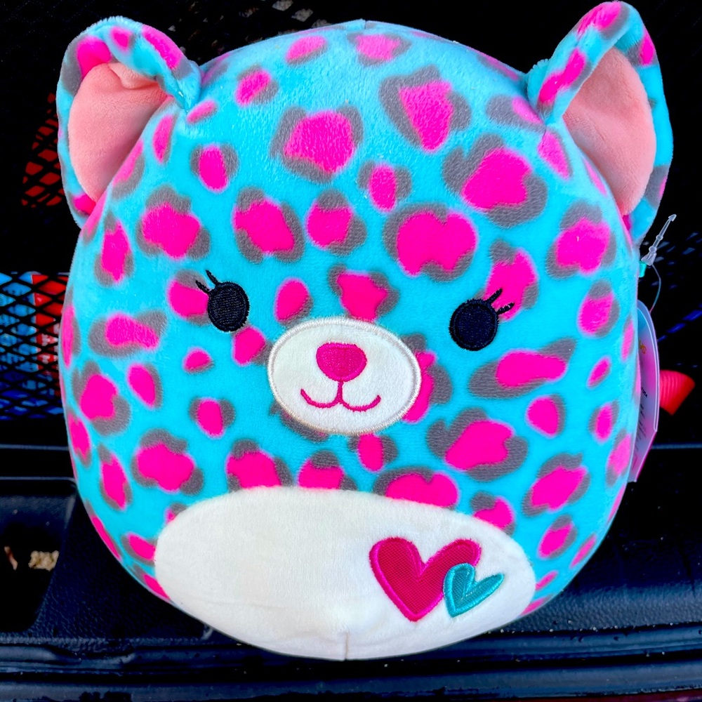 Squishmallow 8” Chelsea